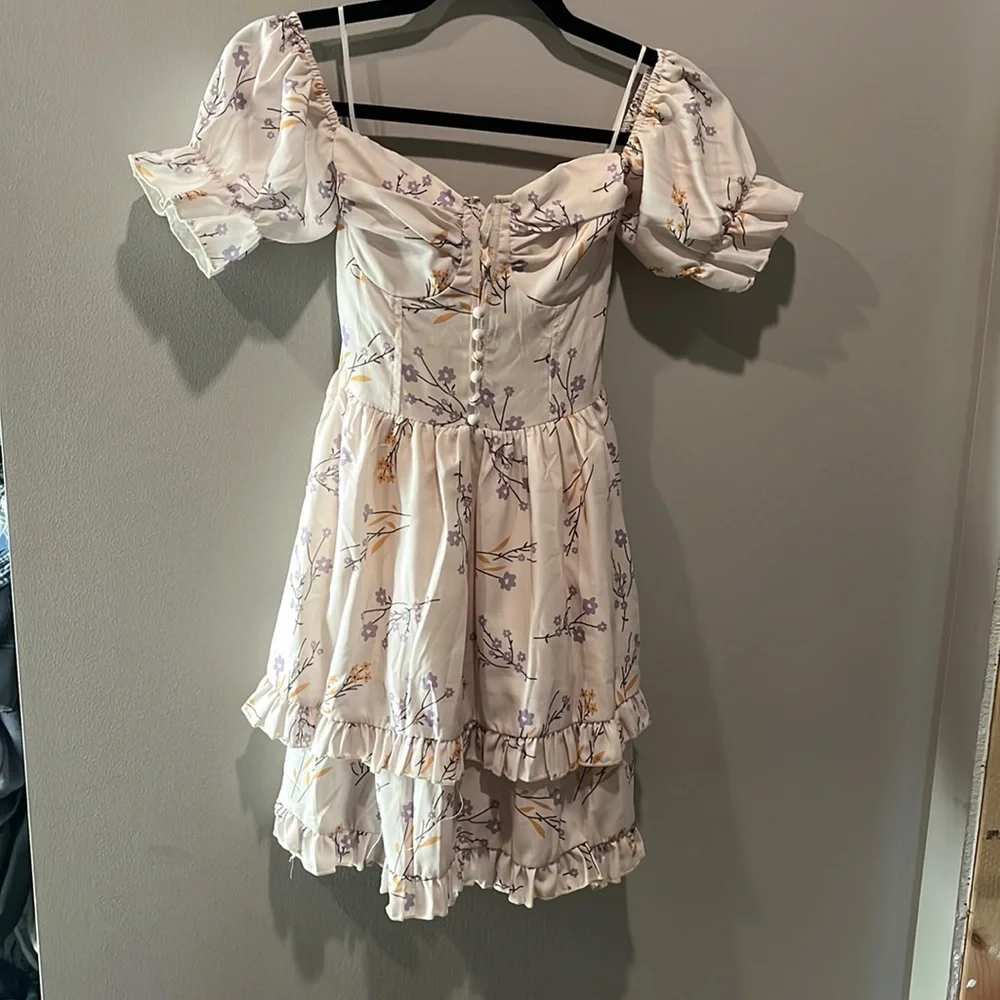 Dress - Picture 1 of 3
